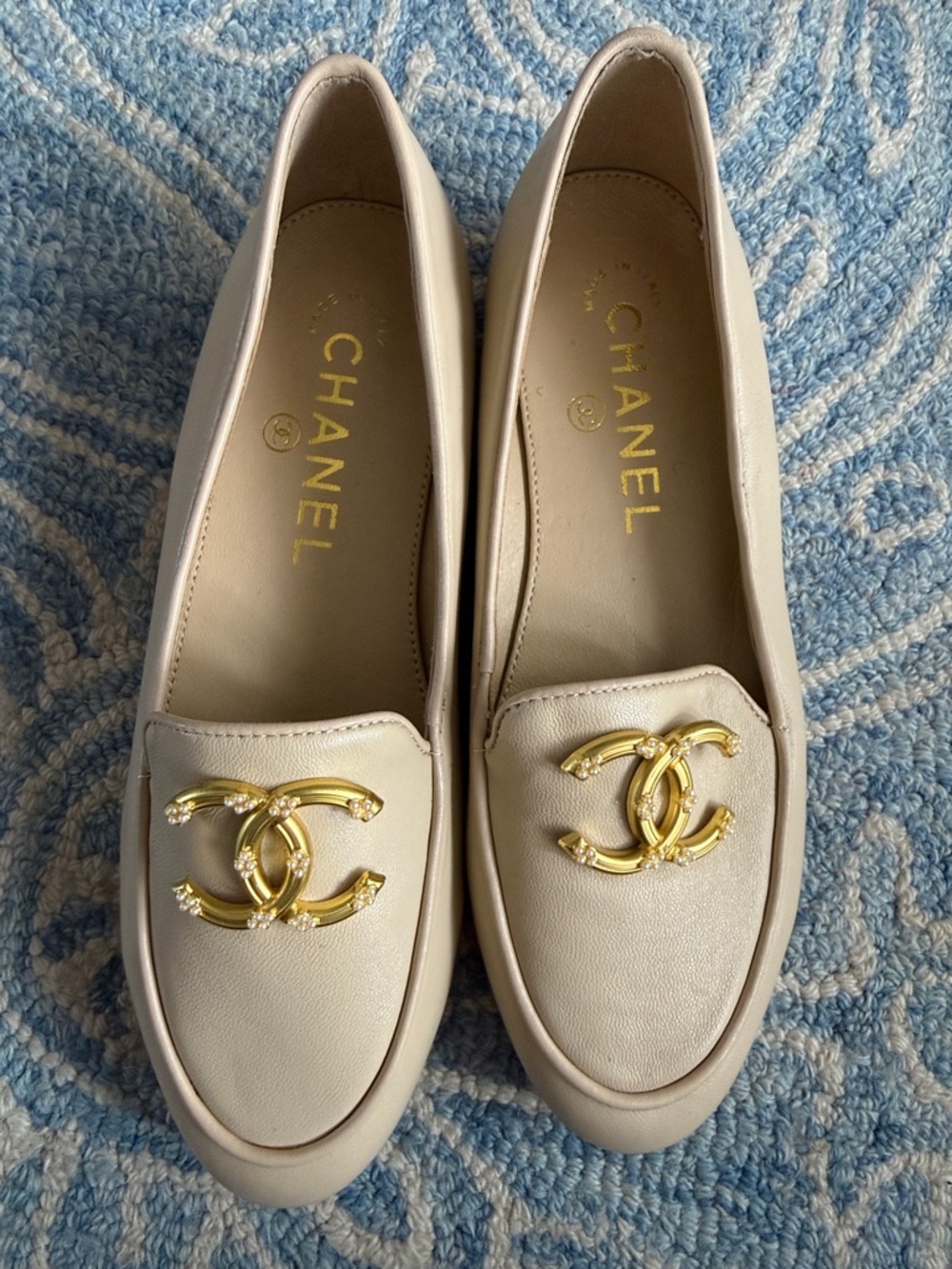 Chanel leather pearl loafers sz 35c